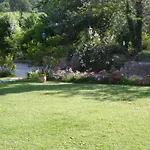 Le Querce Oda ve Kahvaltı 3*