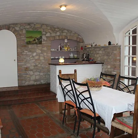 ベッド・アンド・ブレックファスト Le Querce