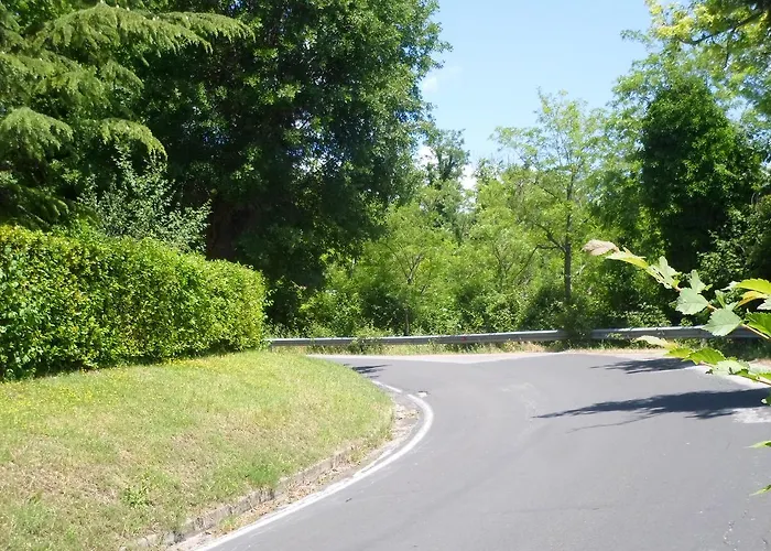 Le Querce לינה וארוחת בוקר 3*